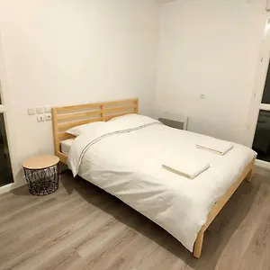  Hébergement de vacances La Perrière Zen